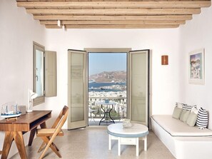 Living area - Belvedere Hilltop Rooms & Suites - The Leading Hotels of the World (Mykonos)