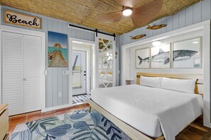 4 bedrooms, iron/ironing board, free WiFi, bed sheets - Private Riverfront Retreat w/ Dock, Boat Access & Sunrise Views (Edgewater)