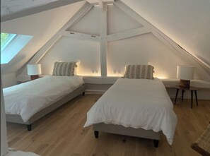 Luokittelematon kuva, 2 kautta 65, painike