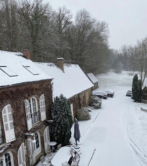 Exterior - Charming estate for up to 20 people, 1 hour from Paris, Quiet, heated pool (Lachapelle-aux-Pots)