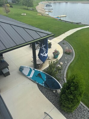 Property grounds - Cozy 1bedroom/1 bath/couch in cozy Bismarck-close to airport -over looking water (Bismarck)