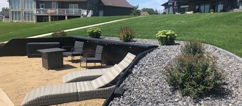 Cozy 1bedroom/1 bath/couch in cozy Bismarck-close to airport -over looking water