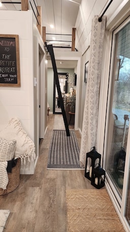 Interior. Adorable 2-bedroom cabin with AC in charming Brooklyn