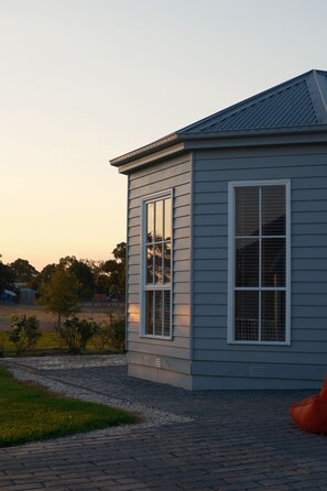 Exterior - Waterfront retreat w/private dock, kayaks & animal encounters (Tooradin)