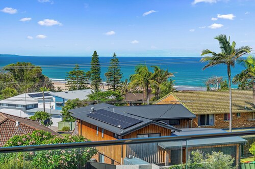 Rainbow Beach Views 100m to beach