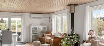 "Nikica" - from the sea by Interhome