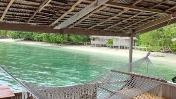 Deluxe-dobbeltværelse - balkon - over vandet | Overnatningsstedets område