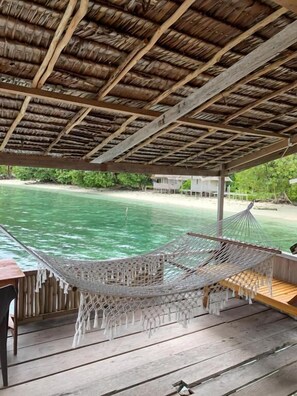 Chambre Double Deluxe, balcon, sur l'eau | Enceinte de l’hébergement