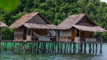 Deluxe Double Room, Balcony, Overwater | Bahagian luar