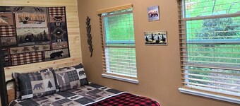 NEW Dreamy Cozy Little Cabin/Private Entrance/Queen Bed/Fireplace/Big Shower