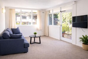Living area - Cozy 1-bedroom apartment in amazing Kurraba Point (Kurraba Point)