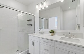 Shower, hair dryer, towels, soap - Charming 3-bedroom townhome in gorgeous Rancho Mission Viejo (Rancho Mission Viejo)