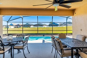 Outdoor dining - Upgraded Home - Private Pool - Near Disney (Davenport)