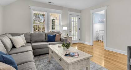 Seabreeze Cottage at Oak Island - 2Bed/2Bath near Beach - Private and Peaceful