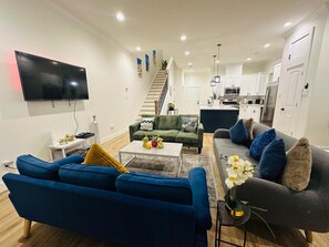 Living area - Oasis Houston NRG Y MD Lodging (Houston)