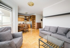 TV - Kabaty Standard Apartment (Warszawa)