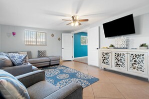 Living area - Moroccan Hacienda Retreat- By Festival Grounds (Indio)