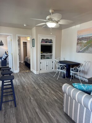 Unclassified image, 5 of 11, button