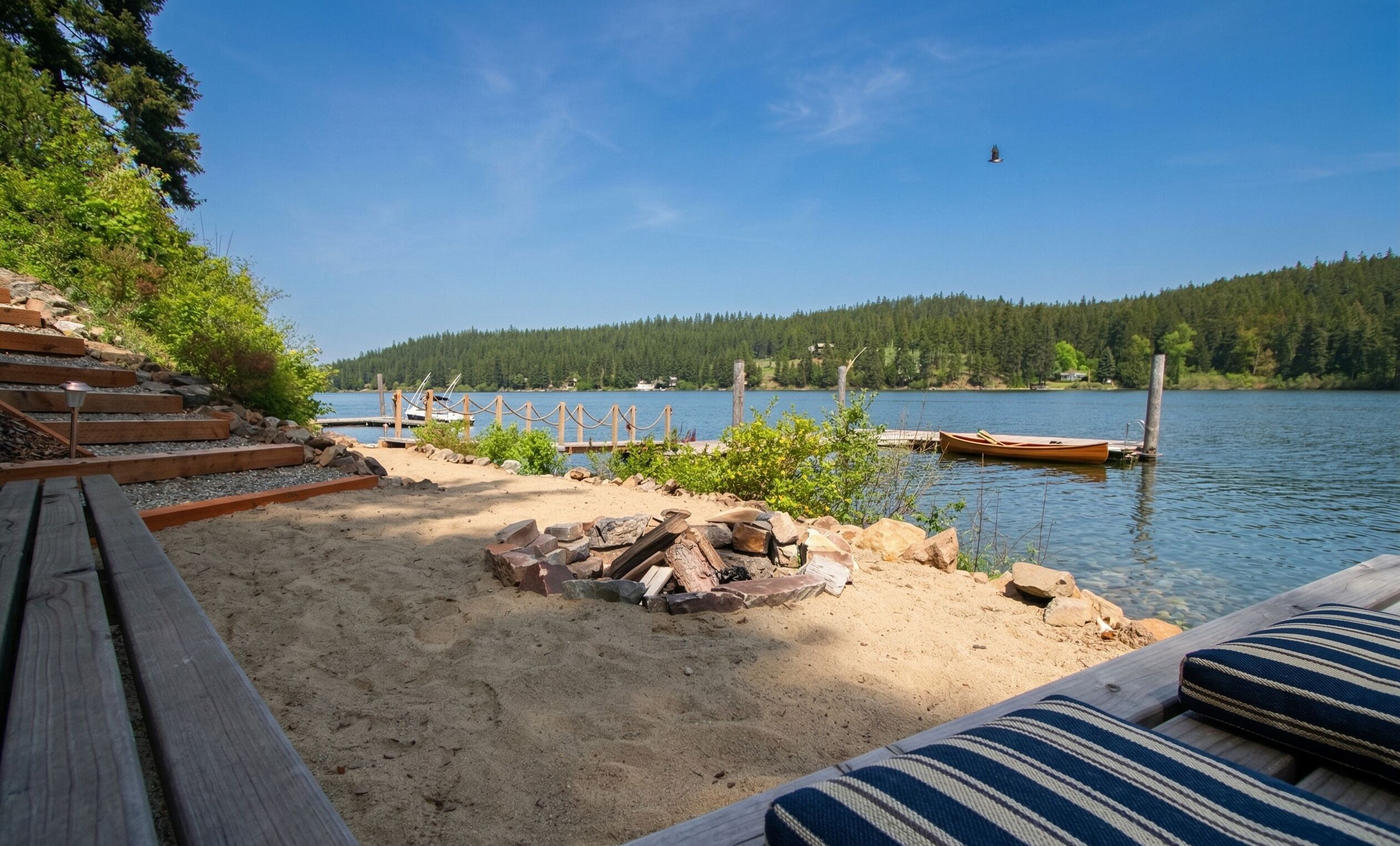 Chaises longues, serviettes de plage