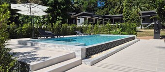 Baan Phangan- Beautiful 2-bedroom villa with AC & outdoor swimming pool