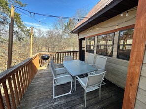 Outdoor dining - peaceful Northwoods retreat on quiet Crystal Lake (Gordon)