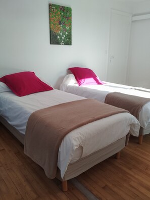 Iron/ironing board, WiFi, bed sheets - Beautiful 3-bedroom house in Moëlan-sur-Mer near the coast (Moëlan-sur-Mer)