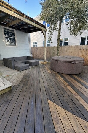 Terrace/patio - The 9th Street Cottage - Walk to Beach & Boardwalk - Family Cottage - 4 Bedroom (Ocean City)