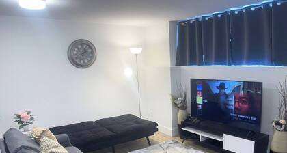 Room-luxury Suite in Bristol Riverview