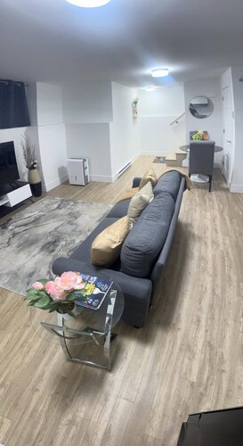 Room-luxury Suite in Bristol Riverview
