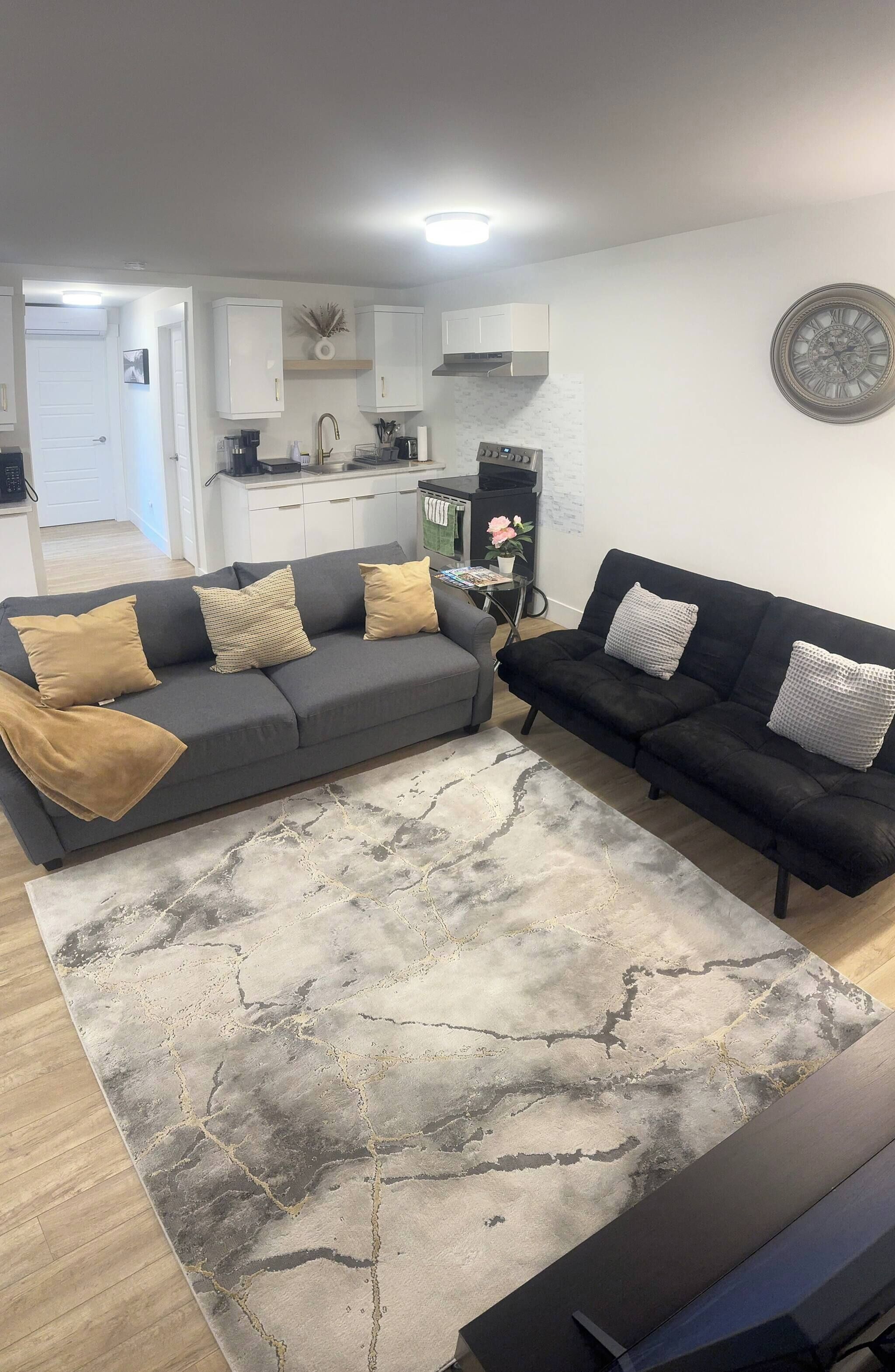 Room, 1 Bedroom | Living room