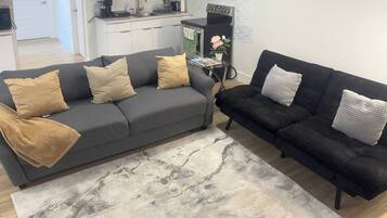 Room, 1 Bedroom | Living room