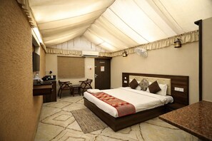 Luxury Tent, City View