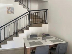Dining - Kings beach Townhouse (Paphos)