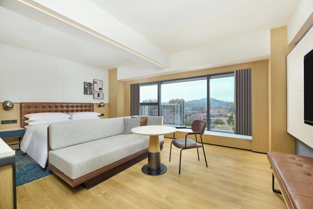 Room, 1 King Bed, City View