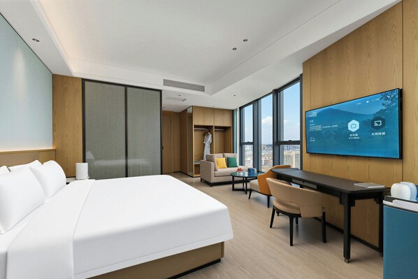 Premium Room, 1 King Bed, City View