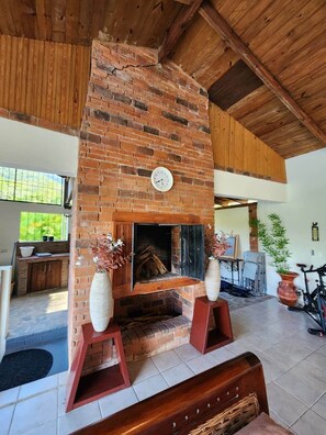Interior - Canary Suite - Brisal Mountain Retreat (Jarabacoa)