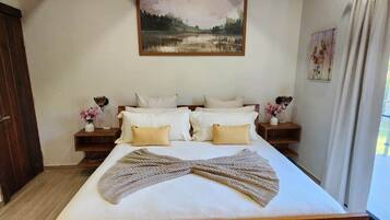In-room safe, WiFi, bed sheets