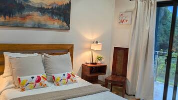 Caja de seguridad en la habitación, wifi y ropa de cama