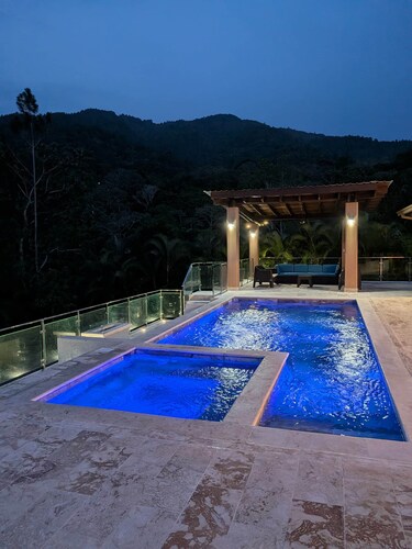 Bluebird Room - Brisal Mountain Retreat