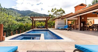 Flamingo Grand Suite - Brisal Mountain Retreat