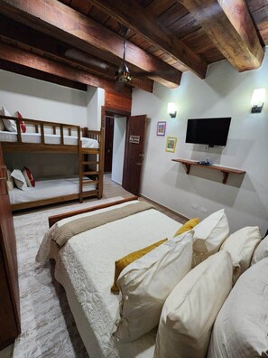 1 bedroom, in-room safe, WiFi, bed sheets - Ibis Family Suite - Brisal Mountain Retreat (Jarabacoa)