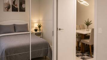 2 habitaciones, tabla de planchar con plancha y wifi gratis