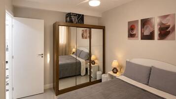 2 bedrooms, iron/ironing board, free WiFi, bed sheets