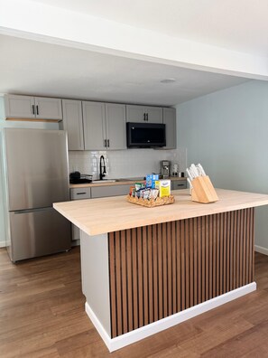 Private kitchen - Complete family home | Space, comfort and privacy" (Monessen)