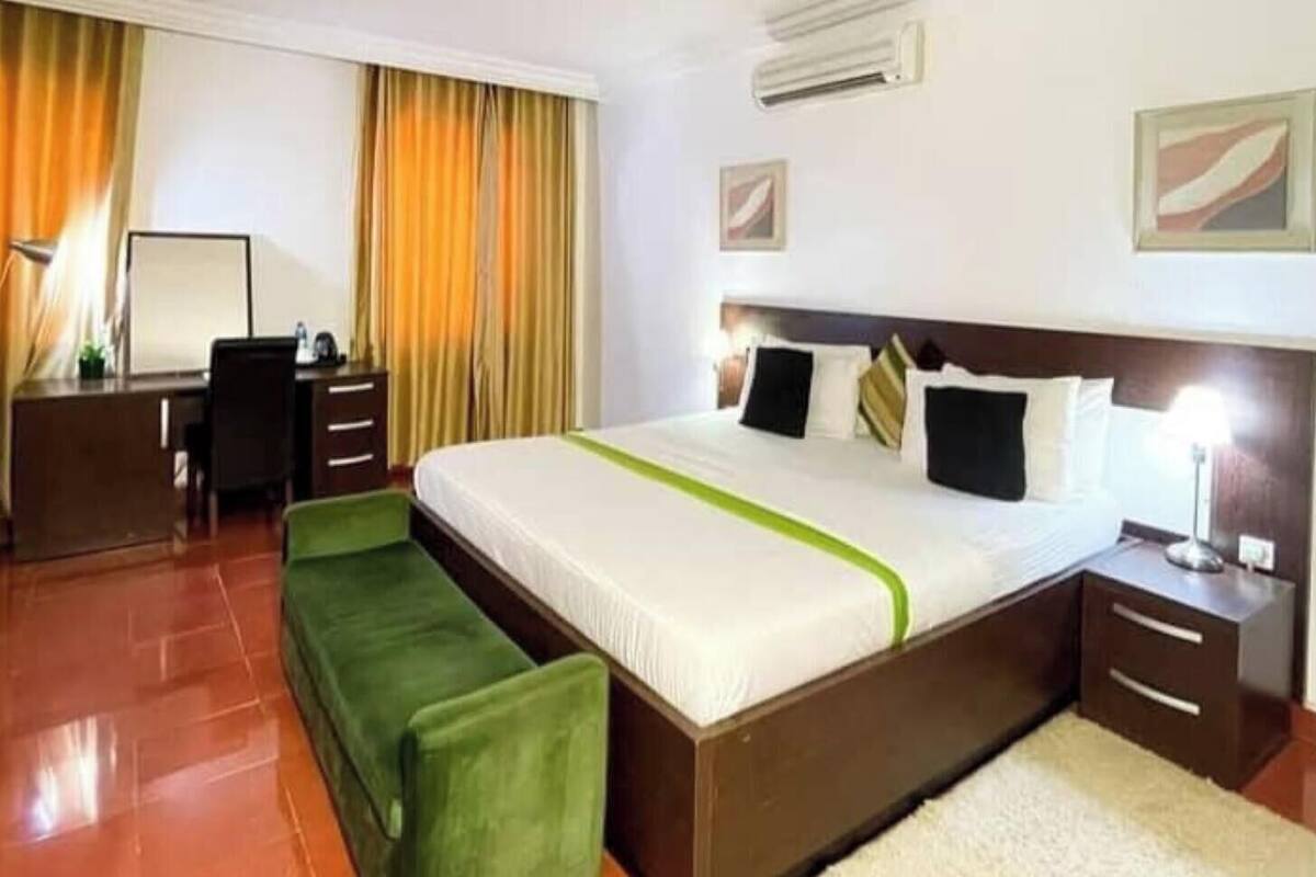 Luxury Suite, Hill View