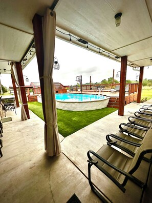 Outdoor pool - Farm House Acreage POOL&Outdoor Kitchen near OU stadium Norman,OK PET FRIENDLY (Noble)