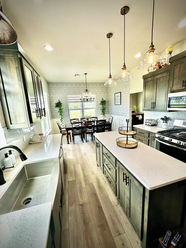 Farm House Acreage POOL&Outdoor Kitchen near OU stadium Norman,OK PET FRIENDLY