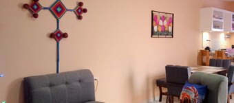 Beautiful house with quiet environment and paved streets, 5 min from Plaza Forum.