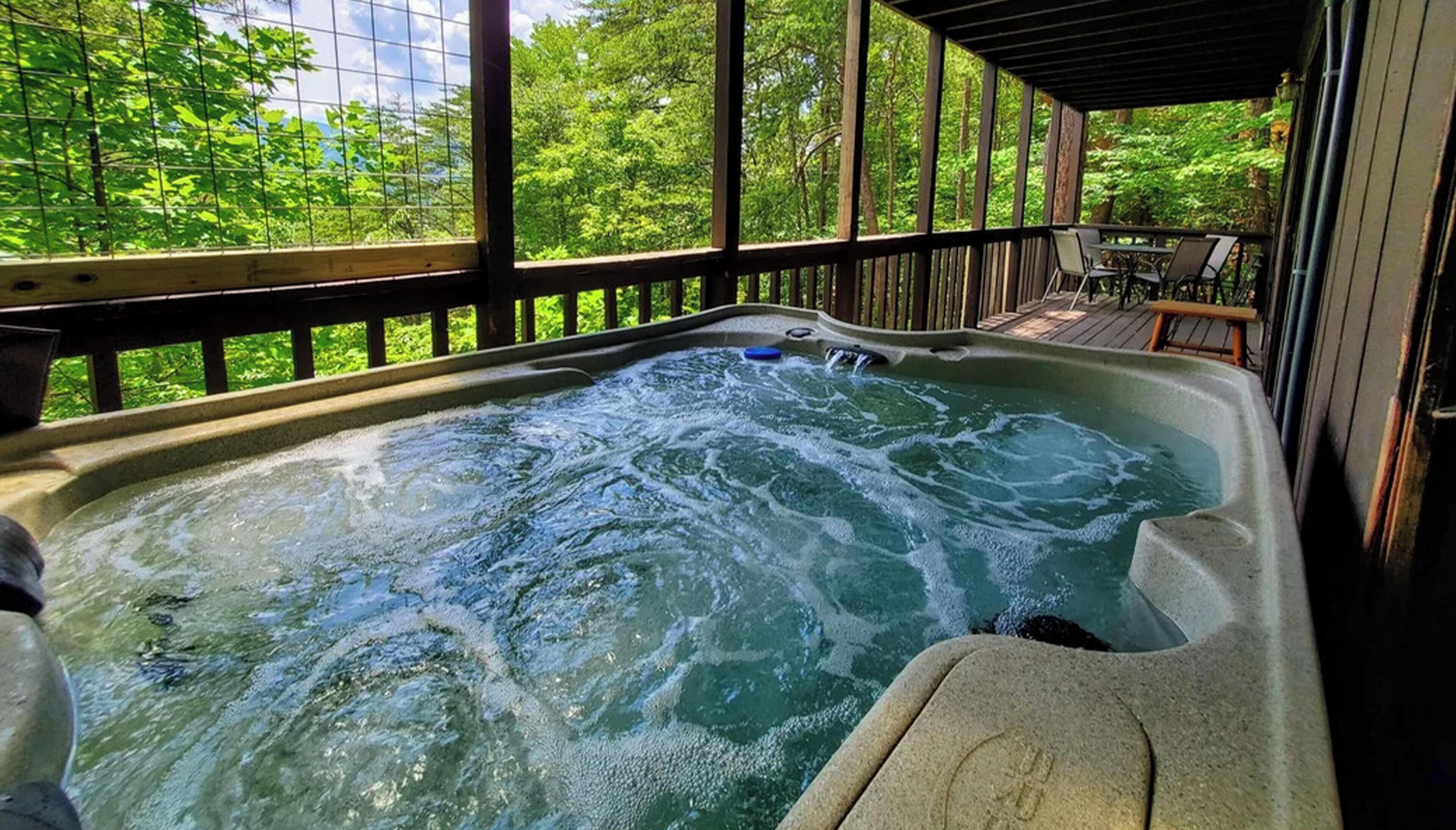 Outdoor spa tub