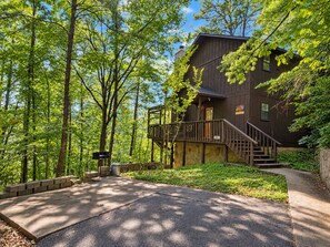 Exterior - Hillbilly Hilton | Mountain Views, Hot Tub, Dog-Friendly,Pigeon Forge (Pigeon Forge)